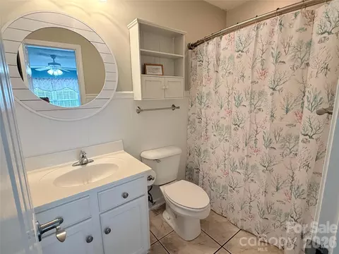 Bath - 113 9th S Ave S # B, Surfside Beach, SC 29575 photo 5 of 5