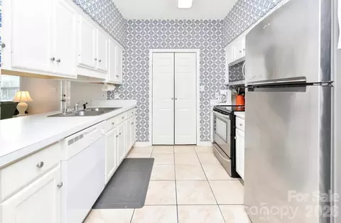 Kitchen - 113 9th S Ave S # B, Surfside Beach, SC 29575 photo 1 of 2