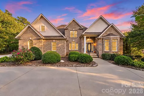 2301 Willow Creek Dr, Newton, NC 28658
