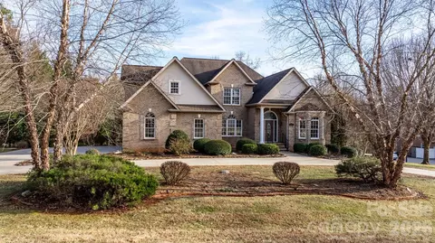 2301 Willow Creek Dr, Newton, NC 28658