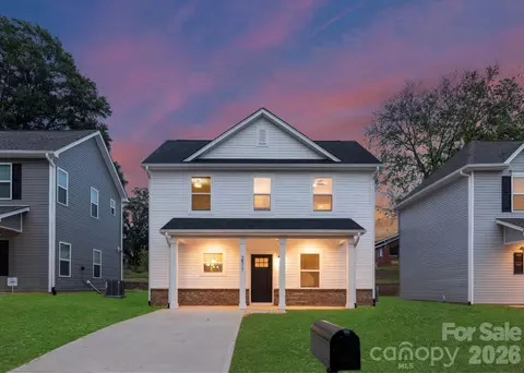 220 Rhyne Station Rd, Charlotte, NC 28214