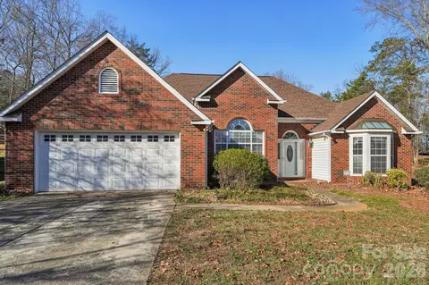 12408 Sandringham Pl, Charlotte, NC 28262
