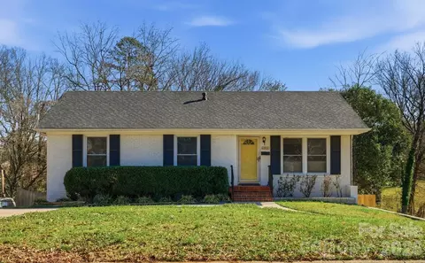 6801 Starcrest Dr, Charlotte, NC 28210