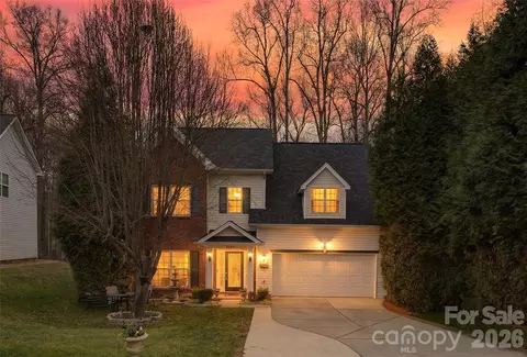 1913 Thorn Crest Dr, Waxhaw, NC 28173