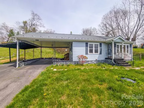 97 Tom Sparks Rd, Spruce Pine, NC 28777