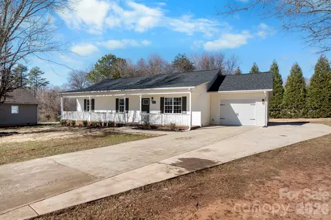 2109 Kyle Se Ct SE, Conover, NC 28613