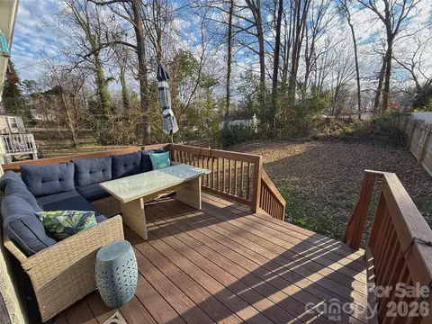 1828 Finchley Dr, Charlotte, NC 28215