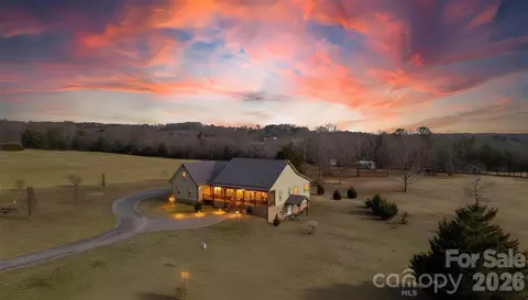 445 Warren Rd, Taylorsville, NC 28681