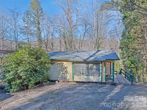 259 Hemlock Loop, Maggie Valley, NC 28751 photo 2