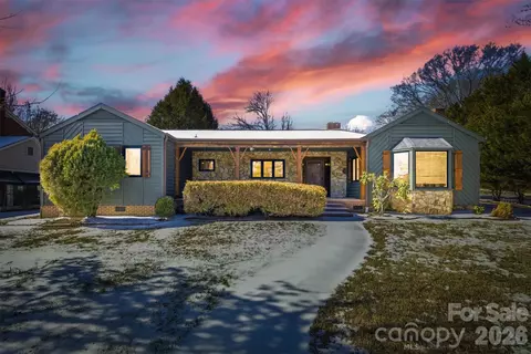 402 Pennton Sw Ave SW, Lenoir, NC 28645