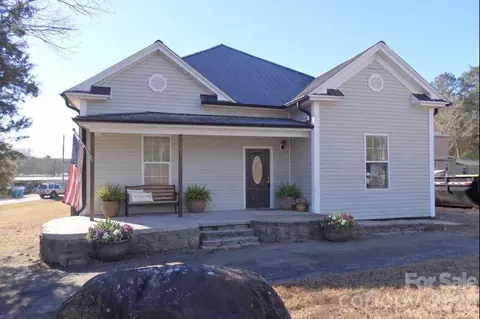 491 W Peacock Ave, Denton, NC 27239