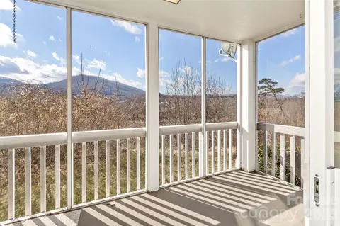 3305 Idle Hour Dr, Asheville, NC 28806