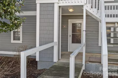 3305 Idle Hour Dr, Asheville, NC 28806