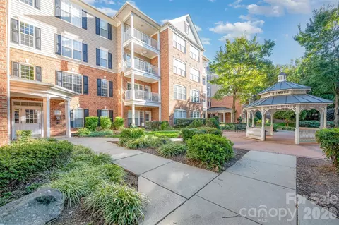 3276 Margellina Dr, Charlotte, NC 28210