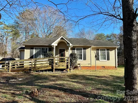 315 Cedar Dr, Salisbury, NC 28147