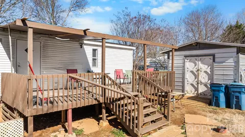 Exterior - 1817 Ellick Dr, Newton, NC 28658 photo 1 of 1