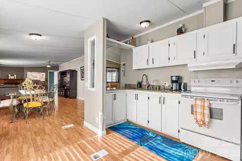 Kitchen - 1817 Ellick Dr, Newton, NC 28658 photo 1 of 3