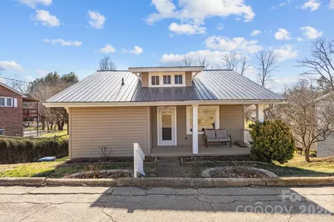 107 Axley St, Canton, NC 28716