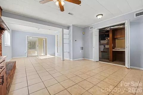 Living - 2601 Devon Dr, Dallas, NC 28034 photo 2 of 8