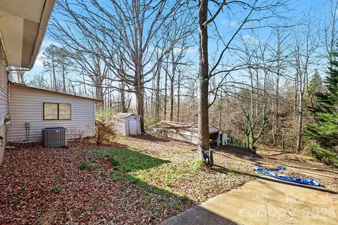 Exterior - 2601 Devon Dr, Dallas, NC 28034 photo 3 of 6