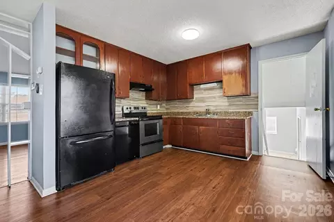Kitchen - 2601 Devon Dr, Dallas, NC 28034 photo 1 of 2