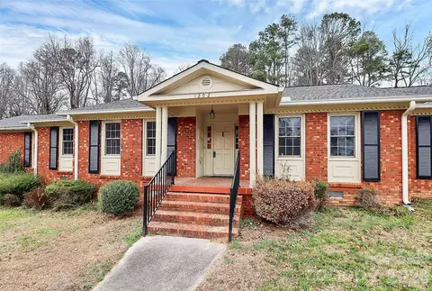 1202 Daybrook Dr, Kannapolis, NC 28081