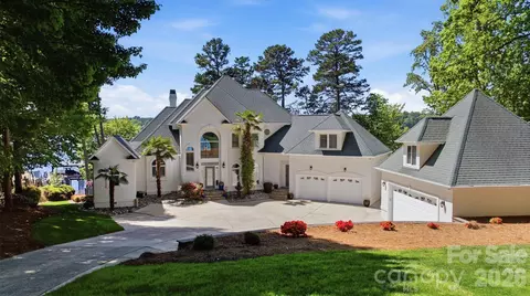 144 Mariner Pointe Ln, Mooresville, NC 28117