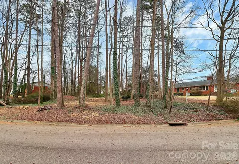 1205 Woodacre Cir, Kannapolis, NC 28081