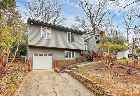 9421 Fairway Ridge Rd, Charlotte, NC 28277