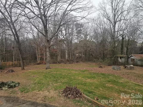 Exterior - 4061 Springs Rd, Conover, NC 28613 photo 3 of 4