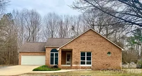 152 Kingfisher Dr, Mooresville, NC 28117