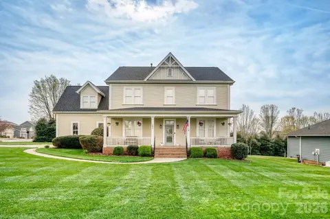 105 Fox Tail Ct, Statesville, NC 28677