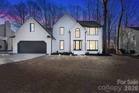 2124 Annecy Dr, Matthews, NC 28105