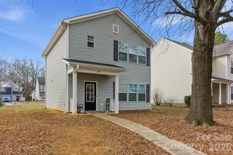 609 N Mulberry St, Statesville, NC 28677
