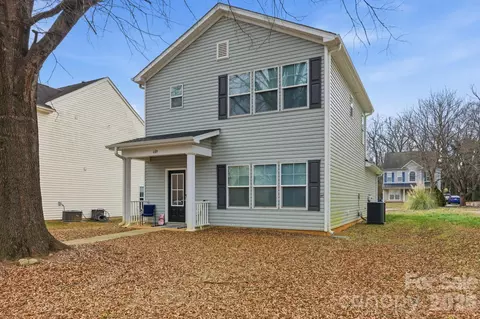 609 N Mulberry St, Statesville, NC 28677