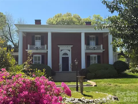 15 Kings Mountain St, York, SC 29745