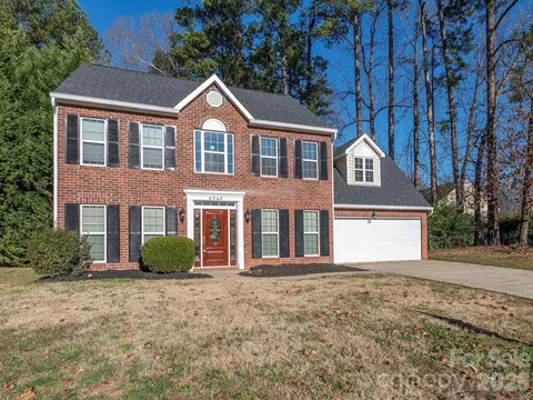 6203 Forest Pond Dr, Charlotte, NC 28262