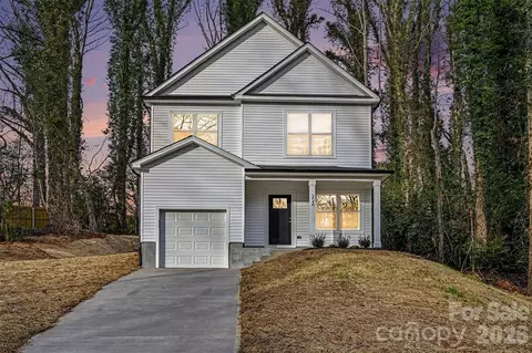 226 Oak Cir, Newton, NC 28658