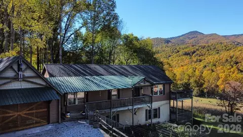 262 Sams Trl, Waynesville, NC 28786