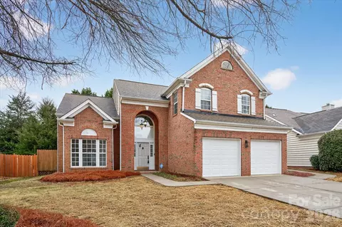 6917 Lenhart Dr, Charlotte, NC 28226