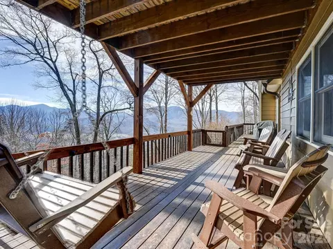 1954 Utah Mountain Rd, Waynesville, NC 28785