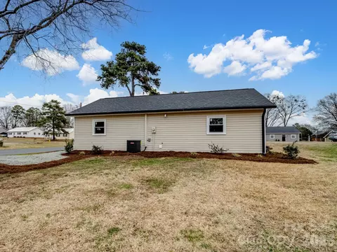 Exterior - 307 Jones St, Monroe, NC 28110 photo 3 of 4