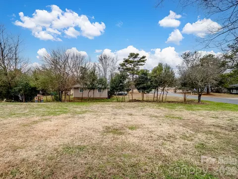 Exterior - 307 Jones St, Monroe, NC 28110 photo 4 of 4