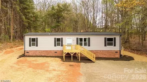 1975 Carl Fox Rd, Taylorsville, NC 28681