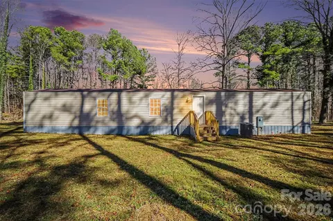 114 Woodberry Dr, Cherryville, NC 28021