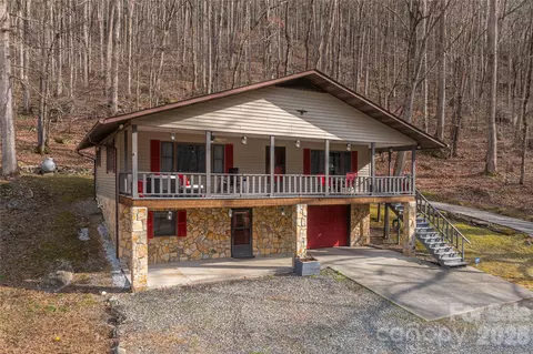 3415 Conleys Creek Rd, Whittier, NC 28789