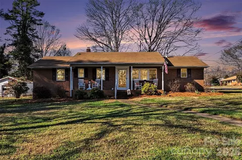 216 Malcolm Rd, Salisbury, NC 28144