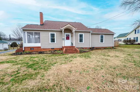 235 Spring St, Mocksville, NC 27028