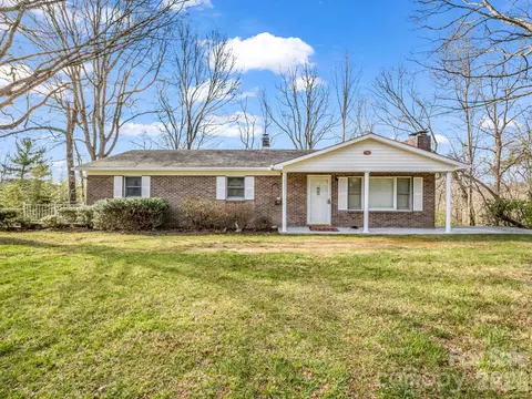 755 Mount Olivet Rd, Zirconia, NC 28790