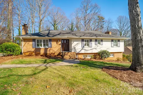 121 Glen Oaks Rd, Charlotte, NC 28270